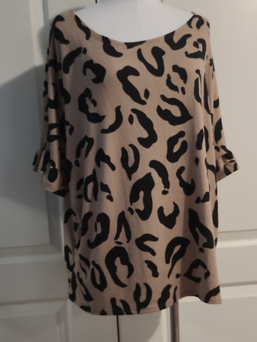 NWOT 2Hearts Tan And Black Leopard Print Shirt